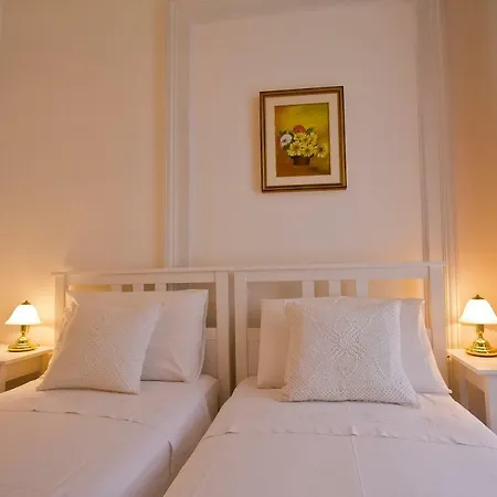 Golden Bed & Breakfast 2*