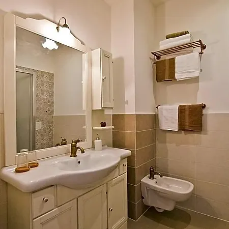 Golden Bed & Breakfast 4*