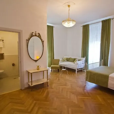 Golden Отель типа 