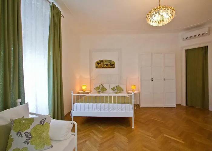 Bed & Breakfast Golden